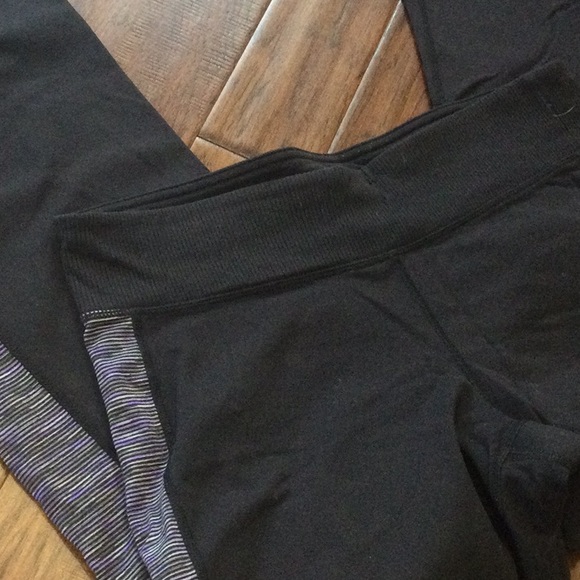 Athleta Black Yoga Pants Workout or Leisure Sz MT - Picture 4 of 7